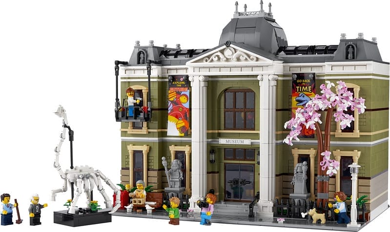 lego-icons-natural-history-museum-now-available