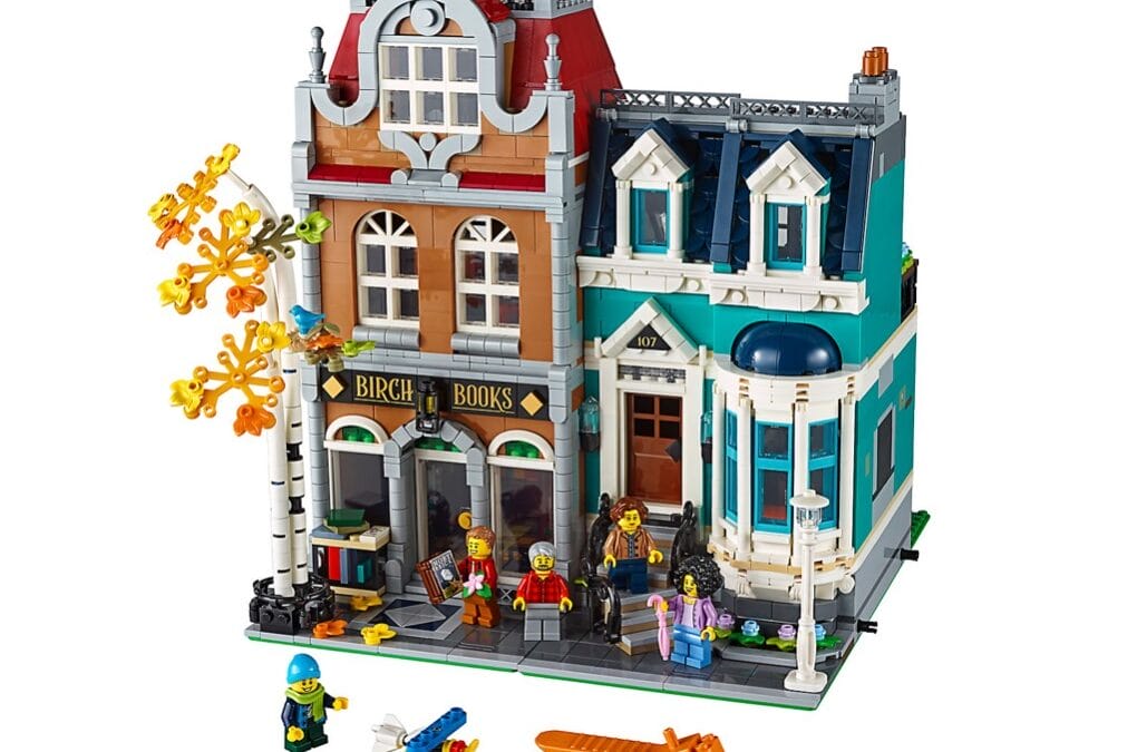 [us]-2020-lego-creator-expert-bookshop-modular-building-still-available-at-retail-price-at-amazon-(sold-out-at-lego)