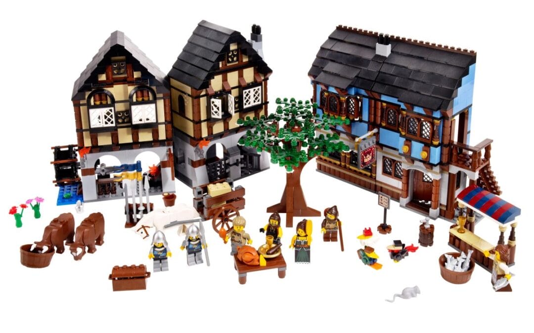 first-look-at-10332-medieval-town-square